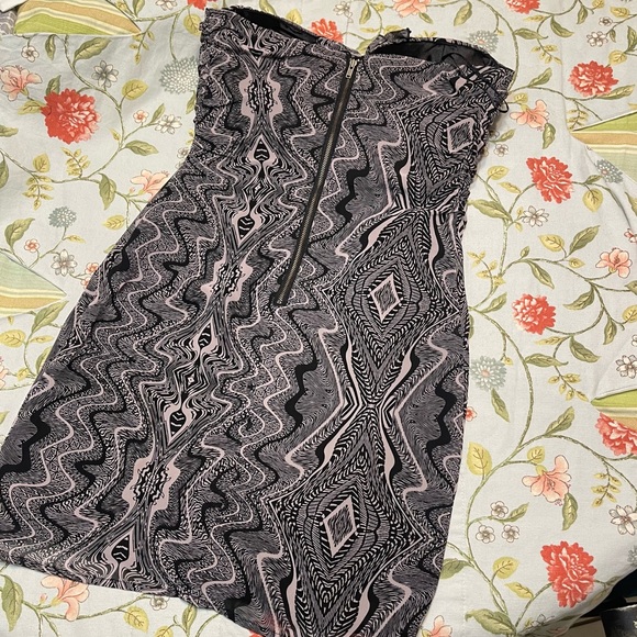 Guess Ruffle Mini Dress - Picture 2 of 15